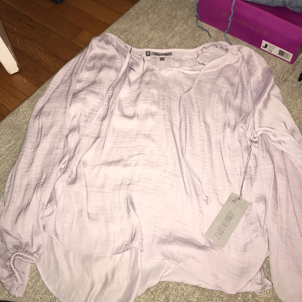 Jennifer Pipez stylish shirt